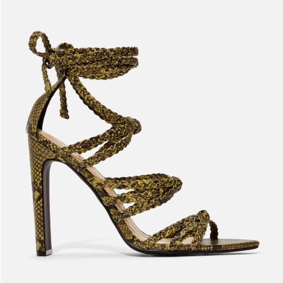 ✨💚 JustFab 💚✨ Slay Day Strappy Sandals - Picture 2 of 4